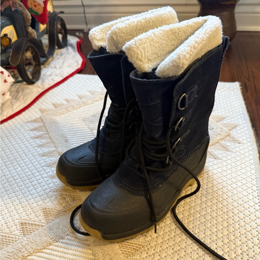 Lands' End Black and Cream Winter Boots